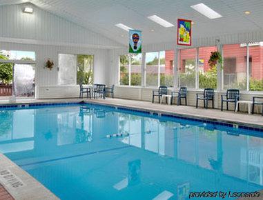 Super 8 Beachfront By Wyndham Mackinaw City, Mi Facilidades foto